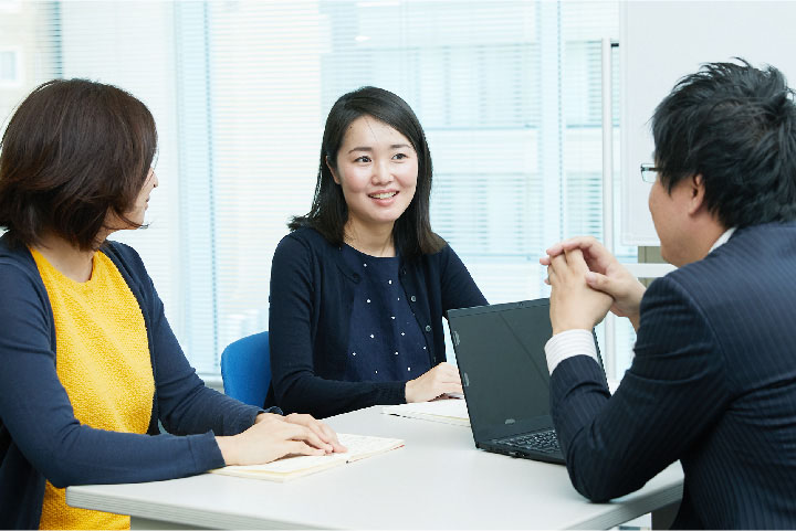 女性が多い供給本部。